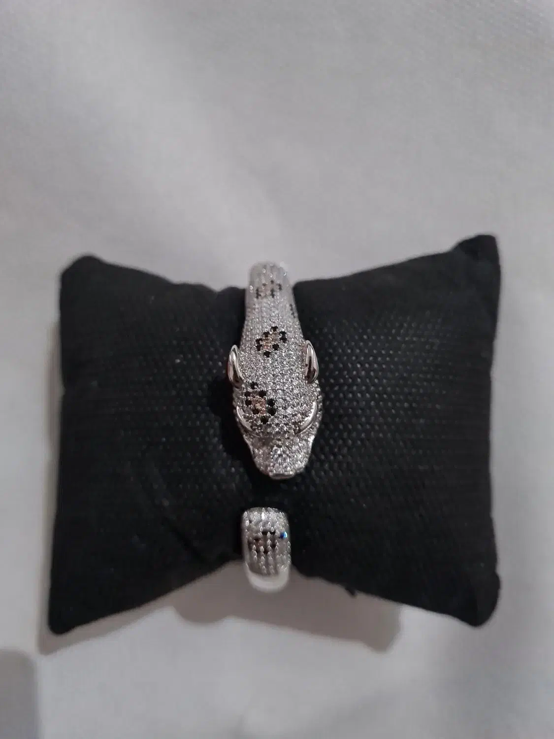 دستبند|بدلیجات|شاهین‌شهر, عطار|دیوار