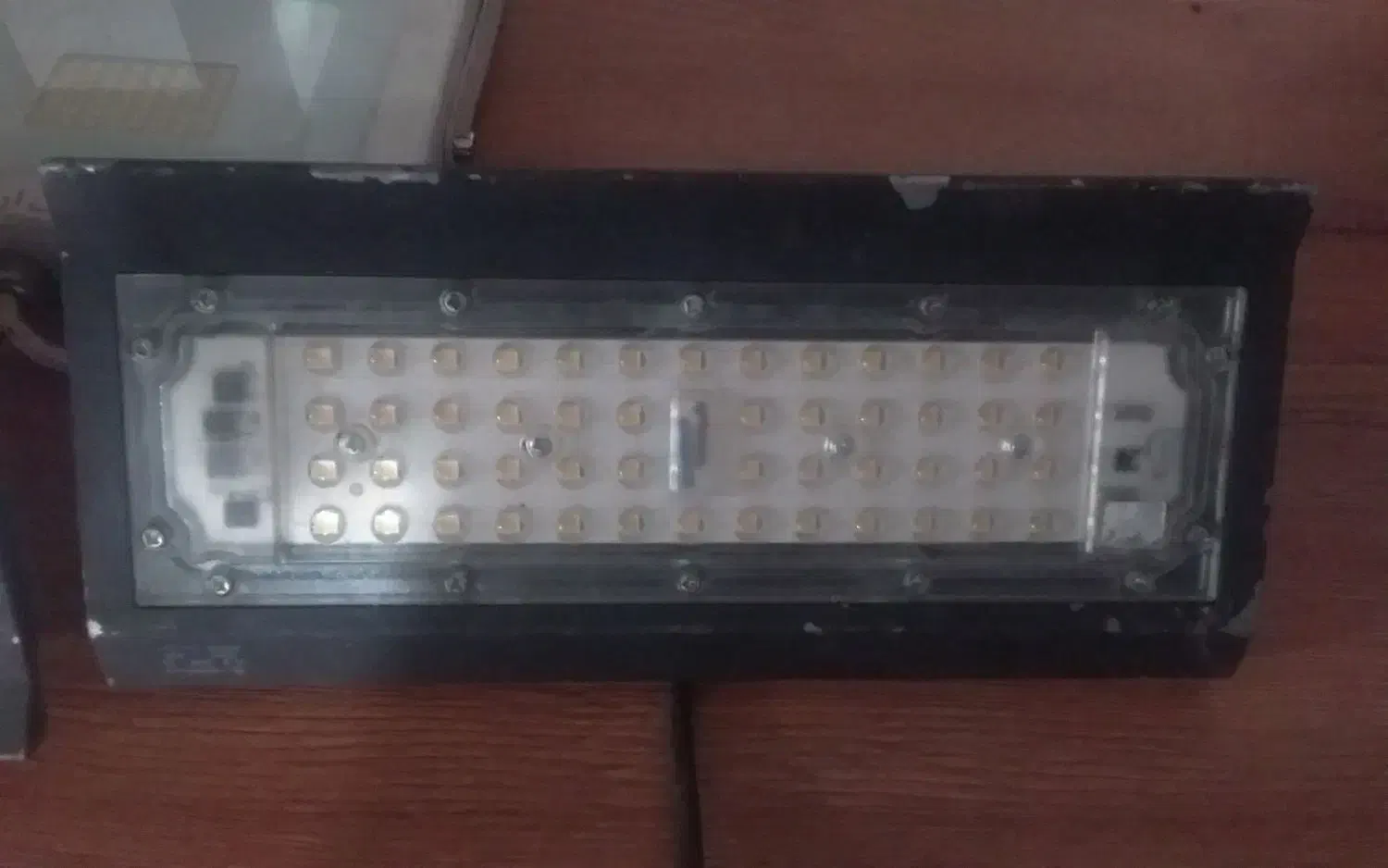 پروژکتور|لامپ و چراغ|رشت, کوی غلام نیا|دیوار