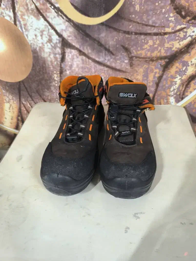 کفش ایمنی|کیف، کفش، کمربند|ارومیه, |دیوار