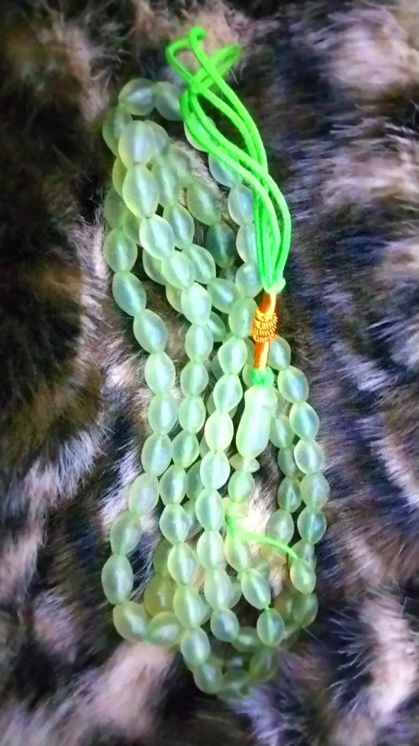 تسبیح شاه مقصود|جواهرات|شیراز, ستارخان|دیوار