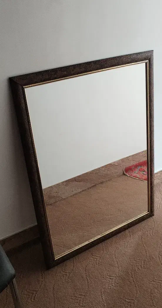 آینه|آینه|نجفآباد, طالقانی|دیوار