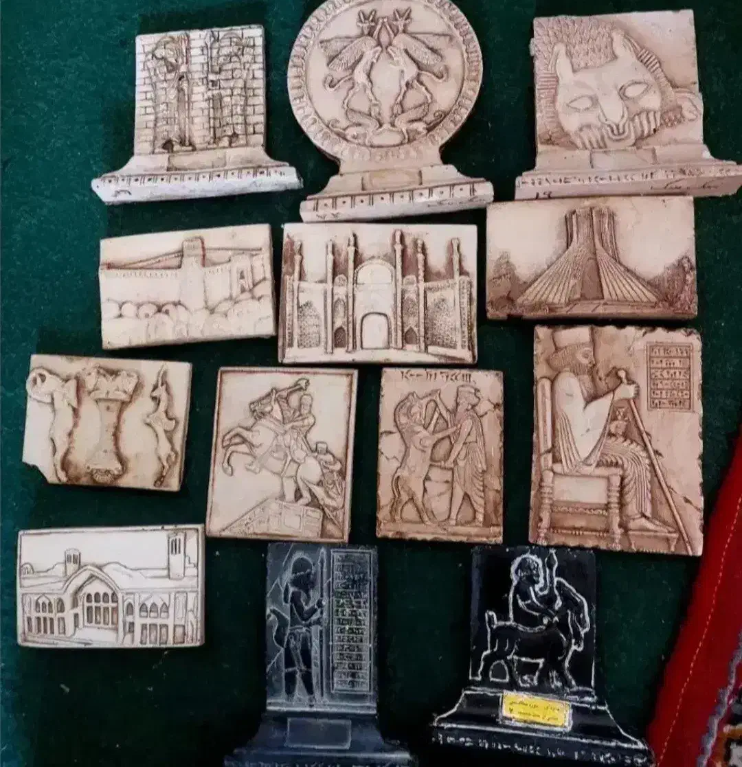 مجسمه قدیمی سک سک|مجسمه، تندیس، ماکت|بروجن, |دیوار