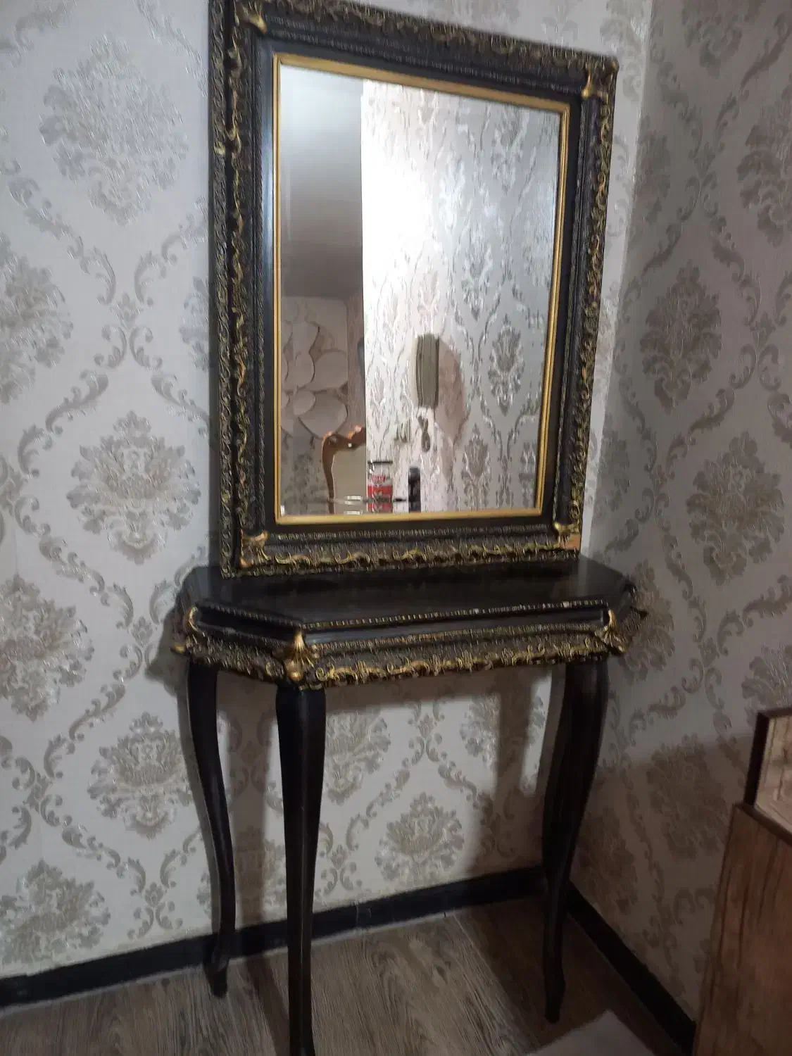 آیینه بزرگ|آینه|کرج, کمال‌شهر|دیوار