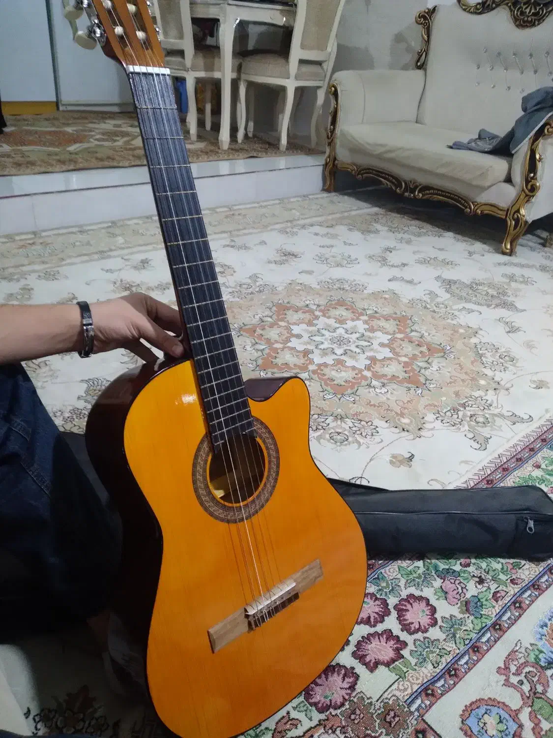 گیتار ساوارز|گیتار، بیس، امپلیفایر|کوهدشت, |دیوار