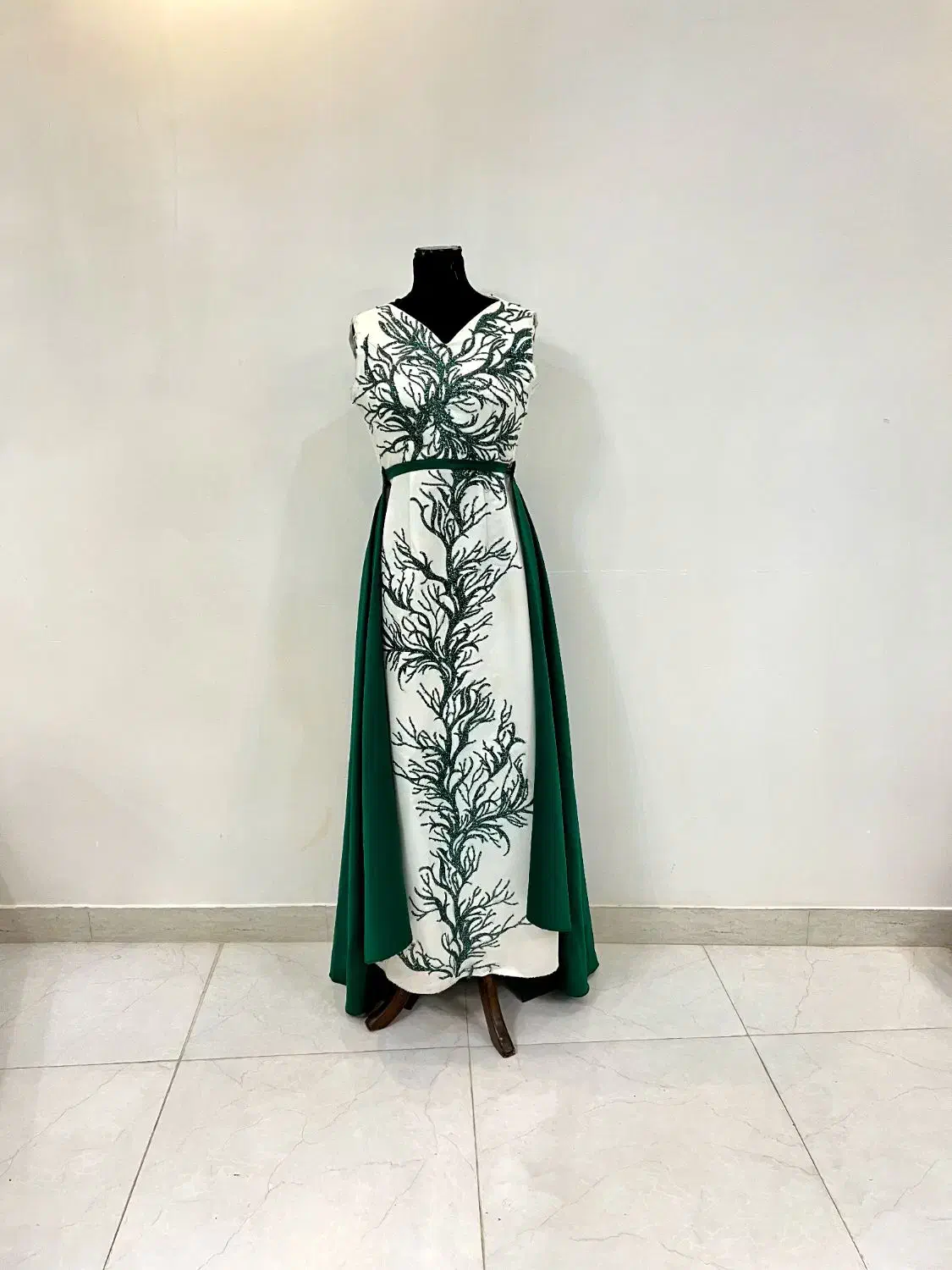 اجاره لباس مجلسی و فرمالیته|لباس|رشت, یخسازی|دیوار