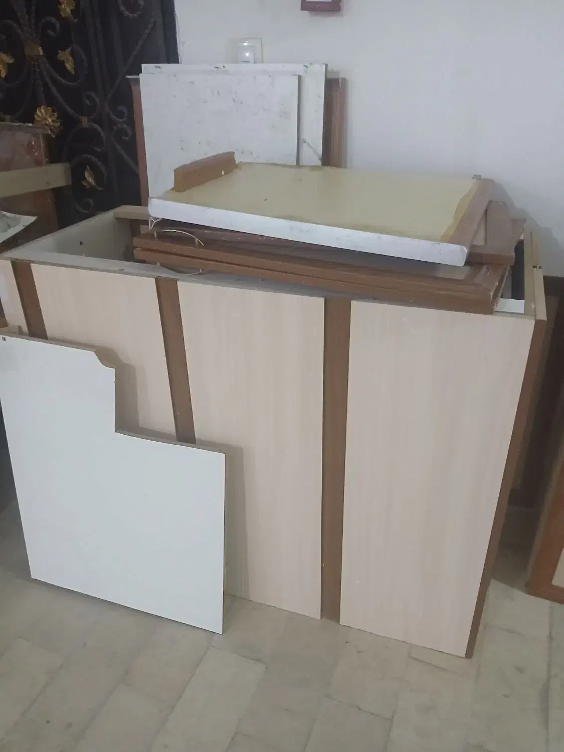 سهند|آب‌چکان و نظم‌دهنده ظروف|سهند, |دیوار