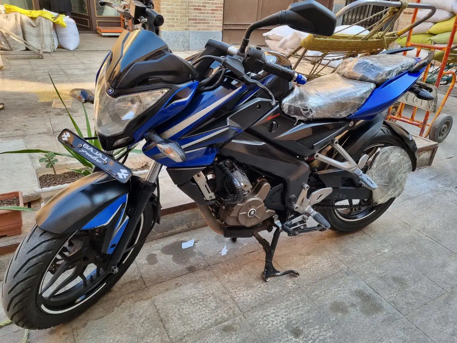 ns200|موتورسیکلت|تهران, سجاد|دیوار