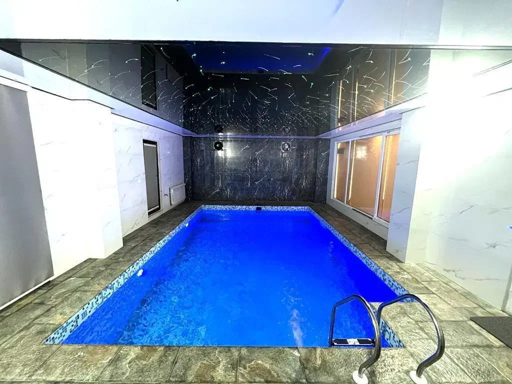 استخر نوساز 3 خوا ب|اجارهٔ کوتاهمدت ویلا و باغ|رویان, |دیوار