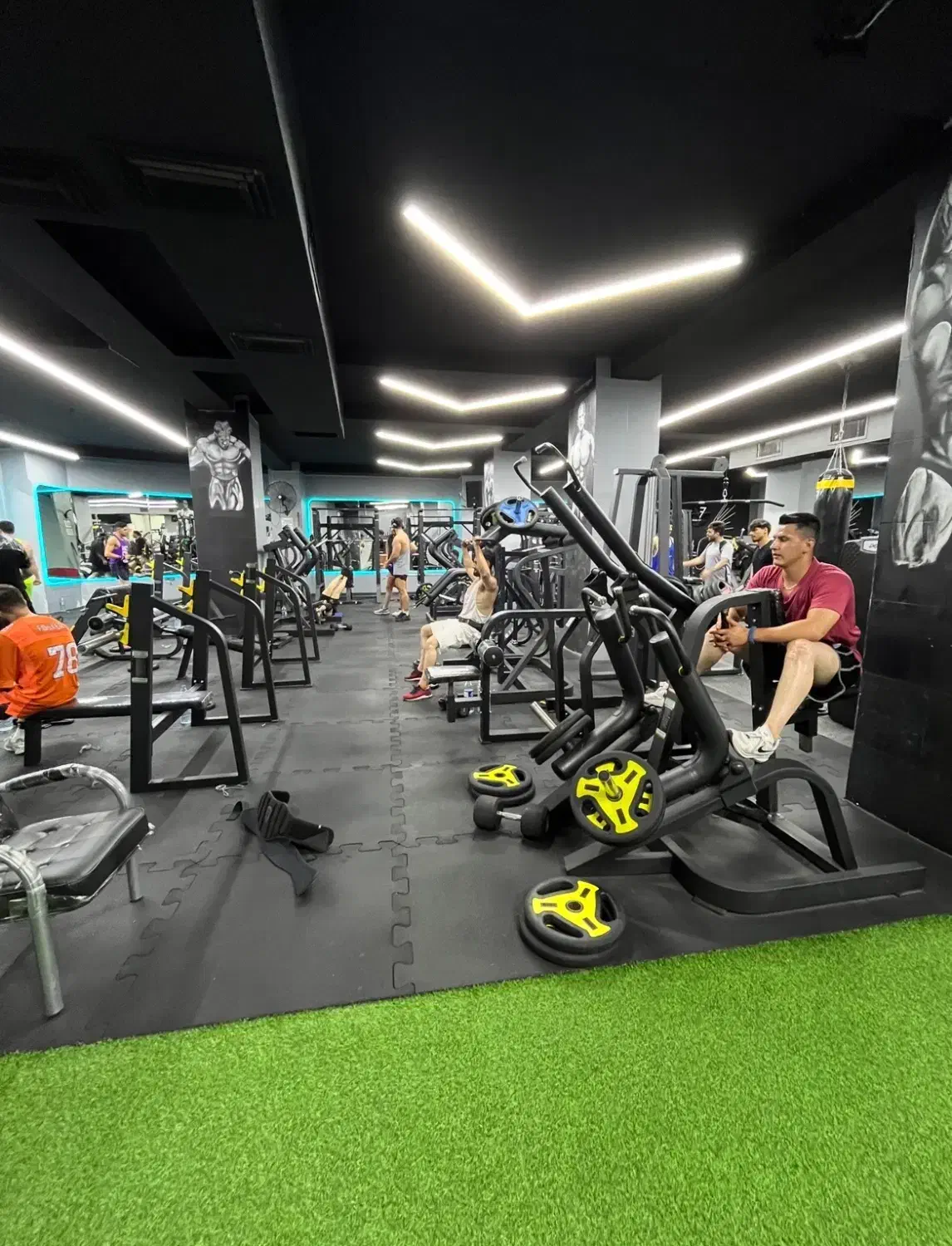 نیروی خدماتی برای باشگاه بدنسازی|استخدام سرایداری و نظافت|ری, ملکآباد|دیوار