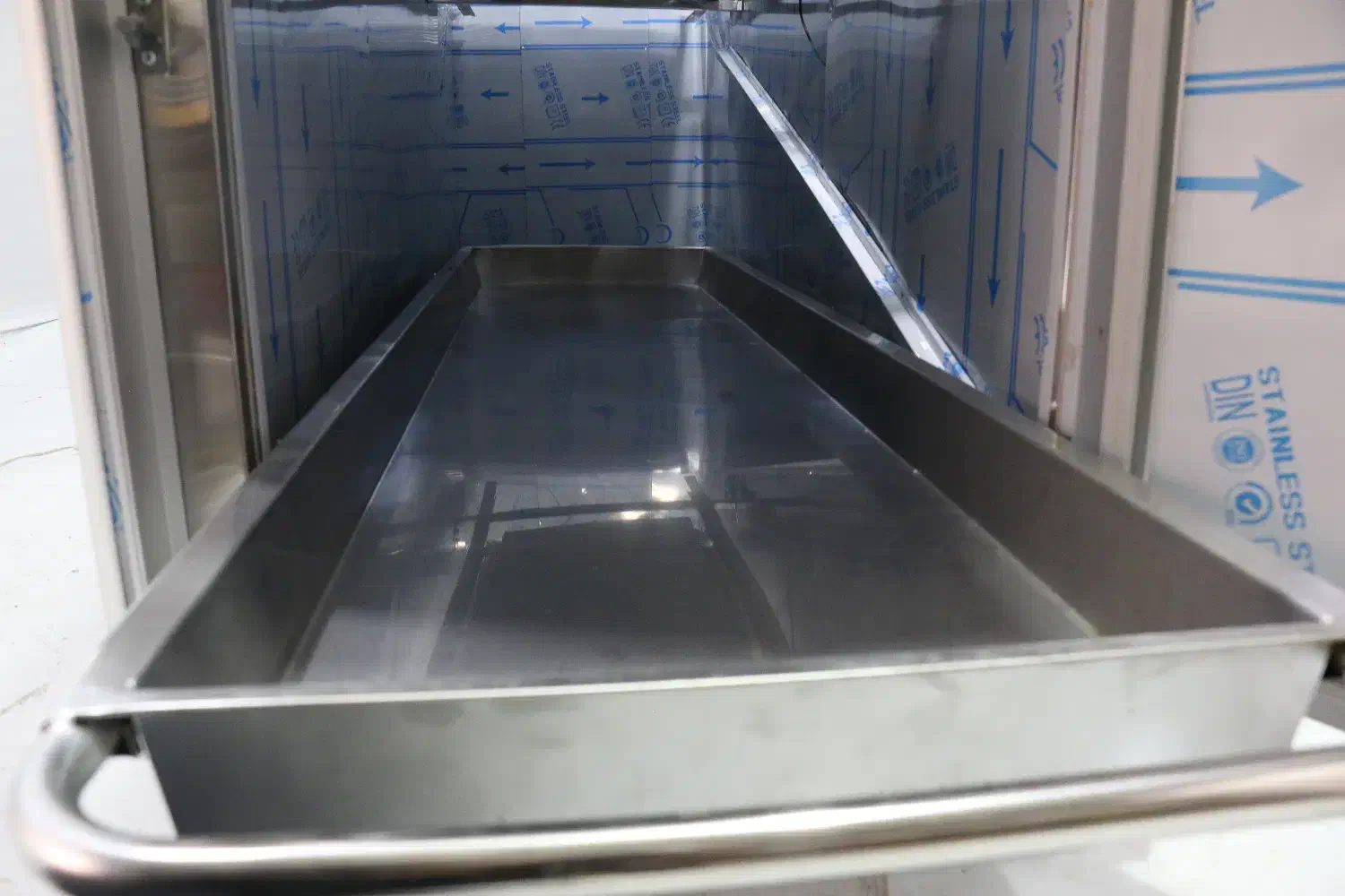 یخچال نگهداری دو جسد سردخانه میت سرد خانه روستایی|ماشین‌آلات صنعتی|اصفهان, سنبلستان|دیوار