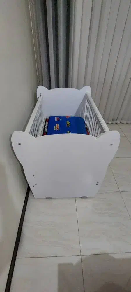 تخت کودک ونوزاد|تخت و صندلی بچه|مشکیندشت, |دیوار