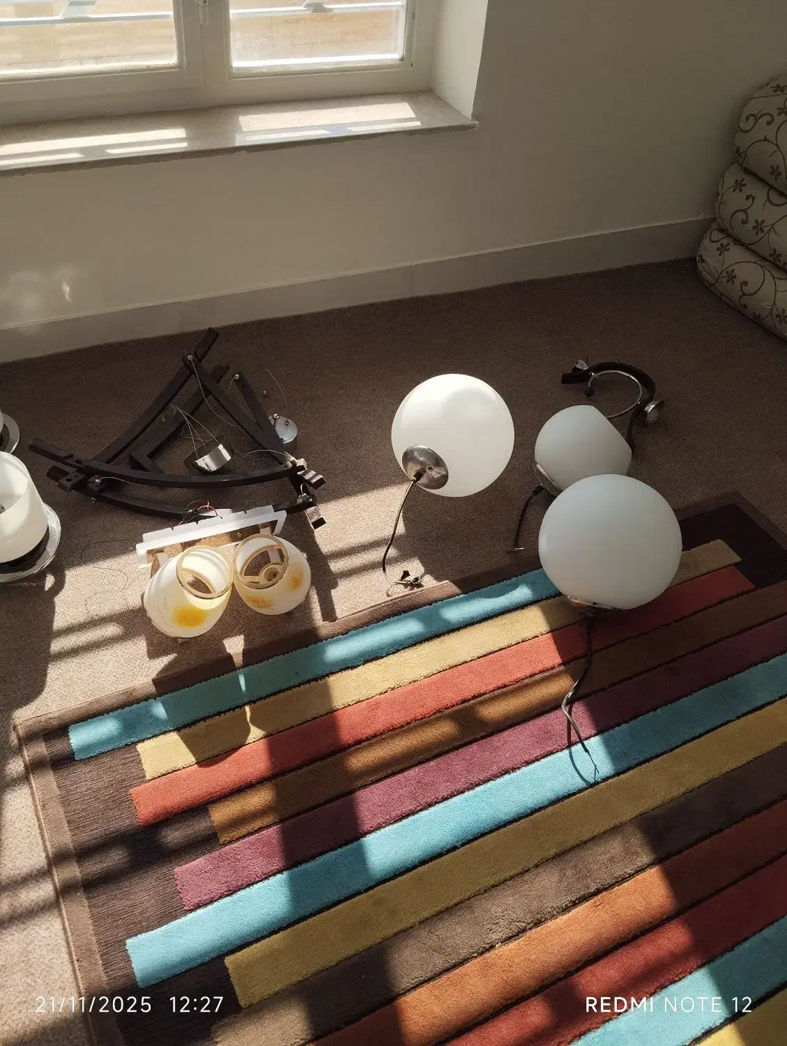 لوستر|لوستر و چراغ آویز|صدرا-فارس, فاز ۲|دیوار