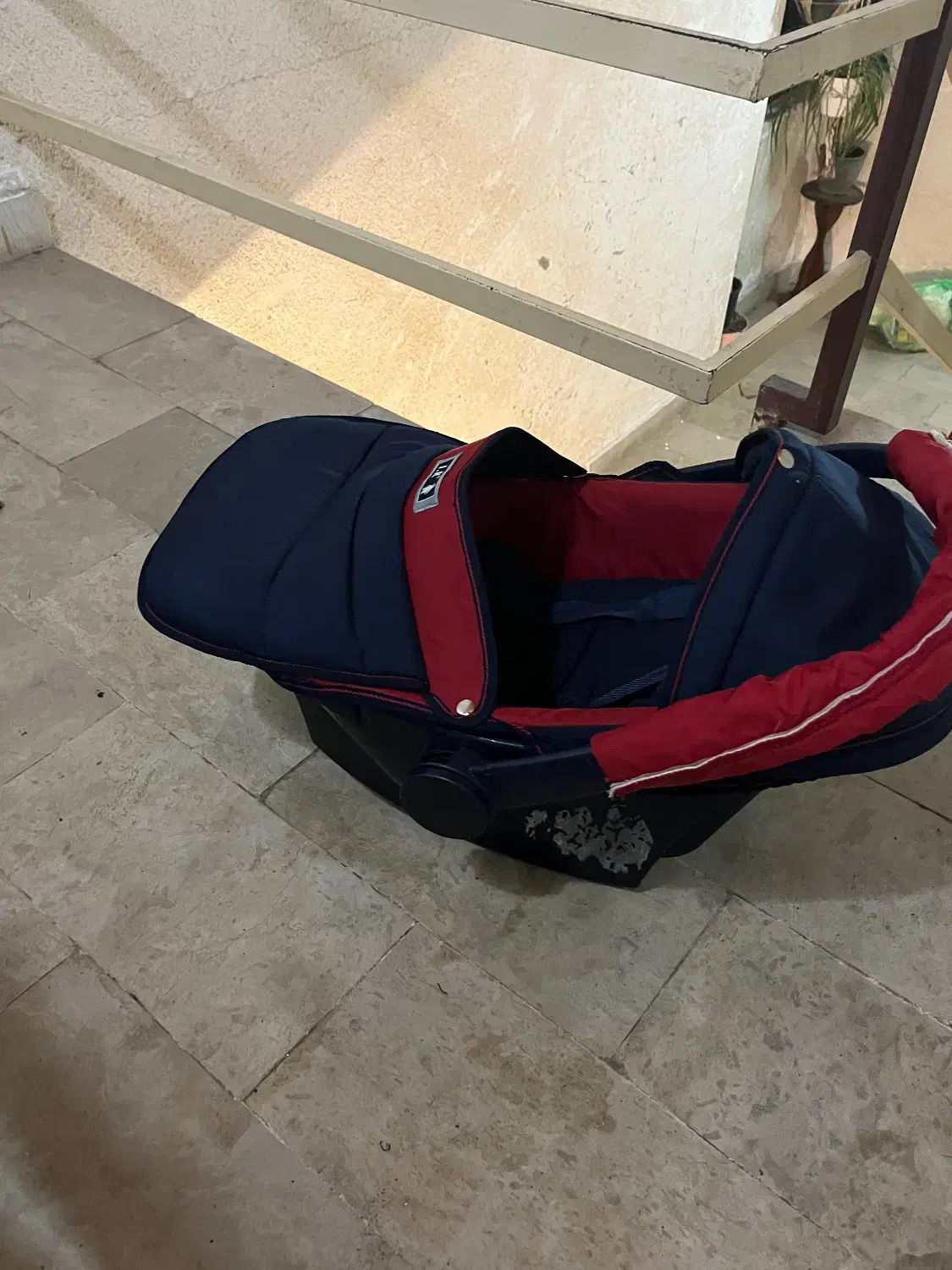 کریر دلیجان|کالسکه و لوازم جانبی|بندر انزلی, معلم|دیوار