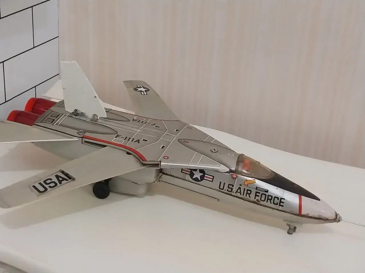 ماکت هواپیما جنگی قدیمی|کلکسیون اشیاء عتیقه|کرج, دهقان ویلا|دیوار