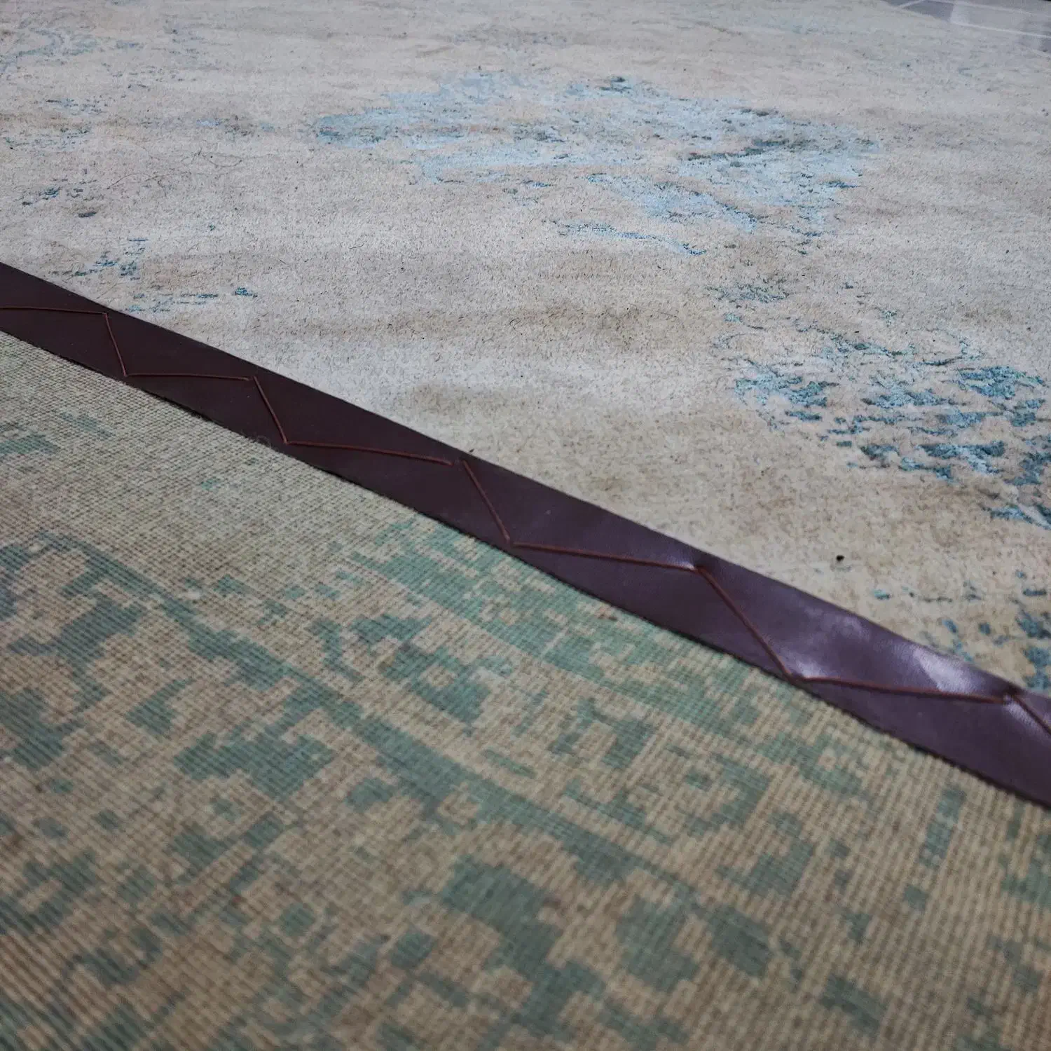 فرش ماشینی نقشه مدرن وینتیج|فرش|بروجرد, |دیوار