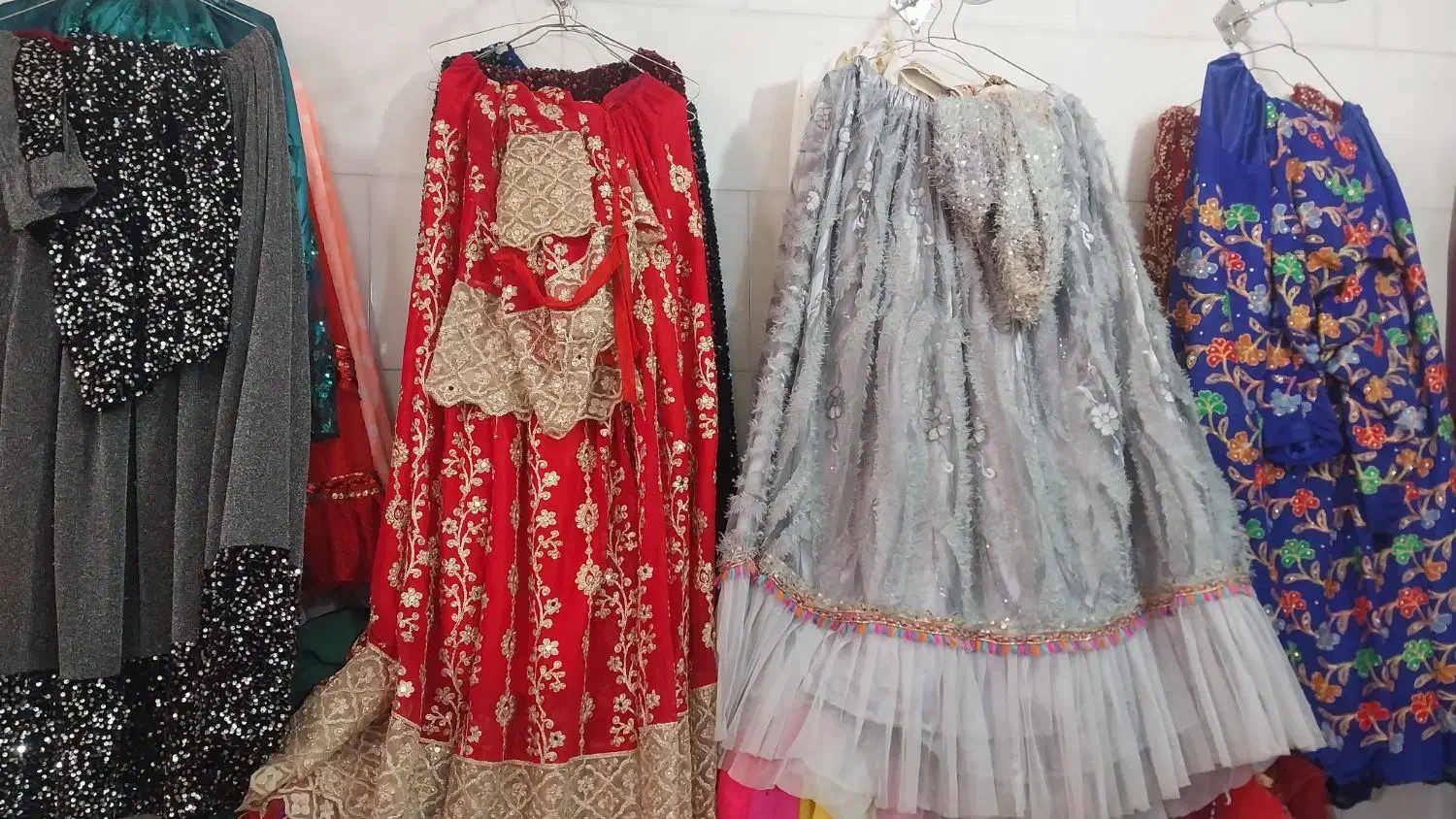 فروش چنددست لباس محلی ودودوست لباس مجلسی|لباس|مسجد سلیمان, |دیوار