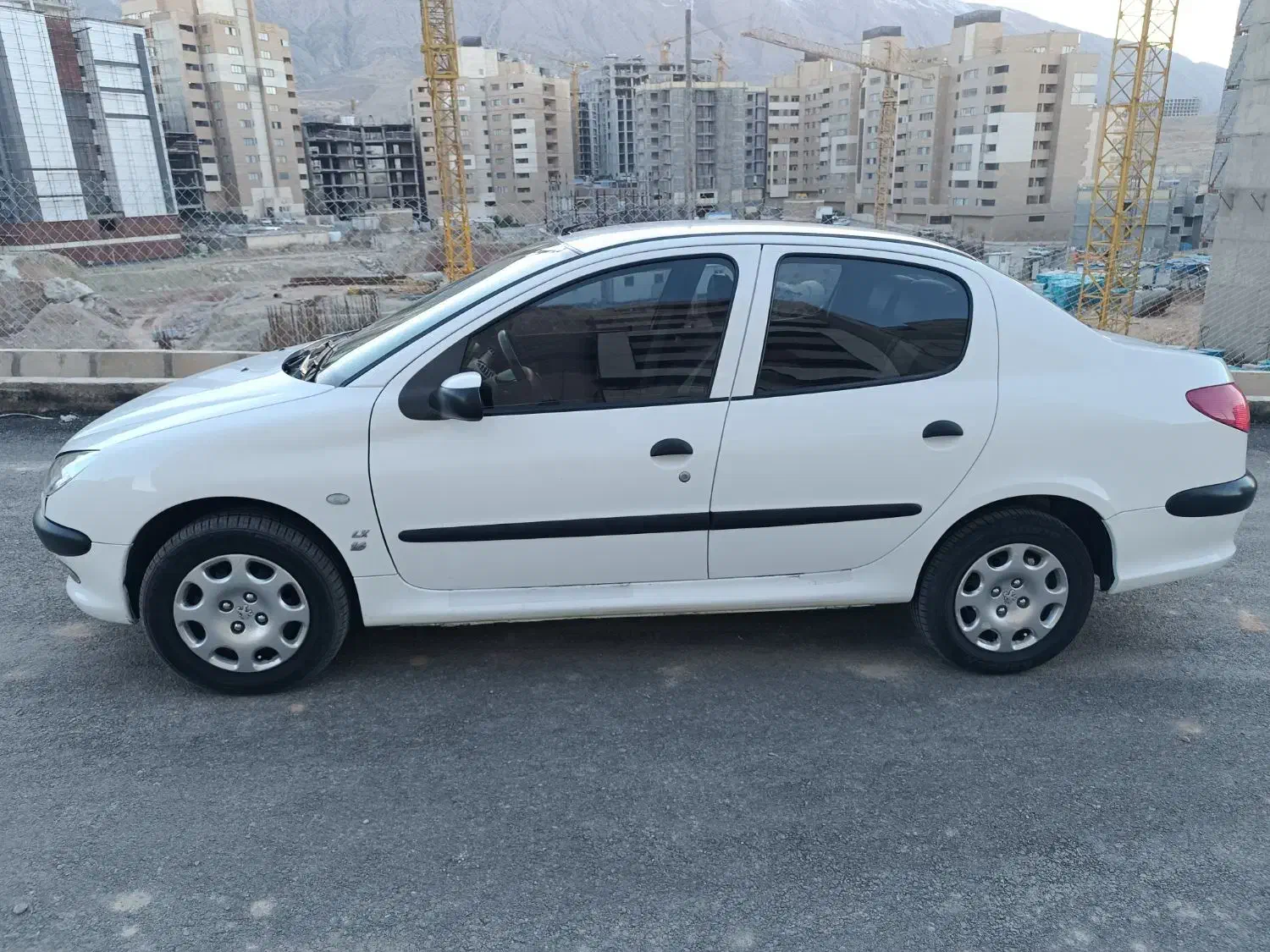 206 sd مدل 98 قیمت توافقی|خودرو سواری و وانت|شیراز, شهرک بهشتی|دیوار