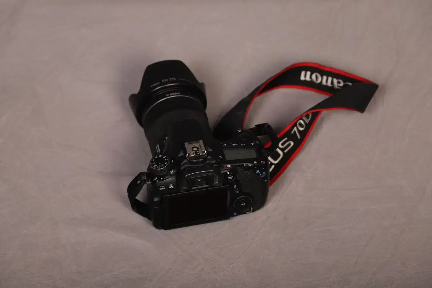 دوربین کانن 70D با جعبه و لنز18.135|دوربین عکاسی و فیلم‌برداری|لاهیجان, قیام|دیوار