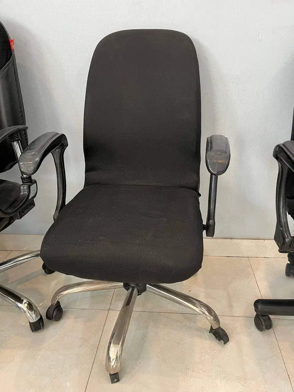 صندلی چرخ دار مناسب دفتر و فروشگاه|مبلمان اداری|رشت, گلسار|دیوار