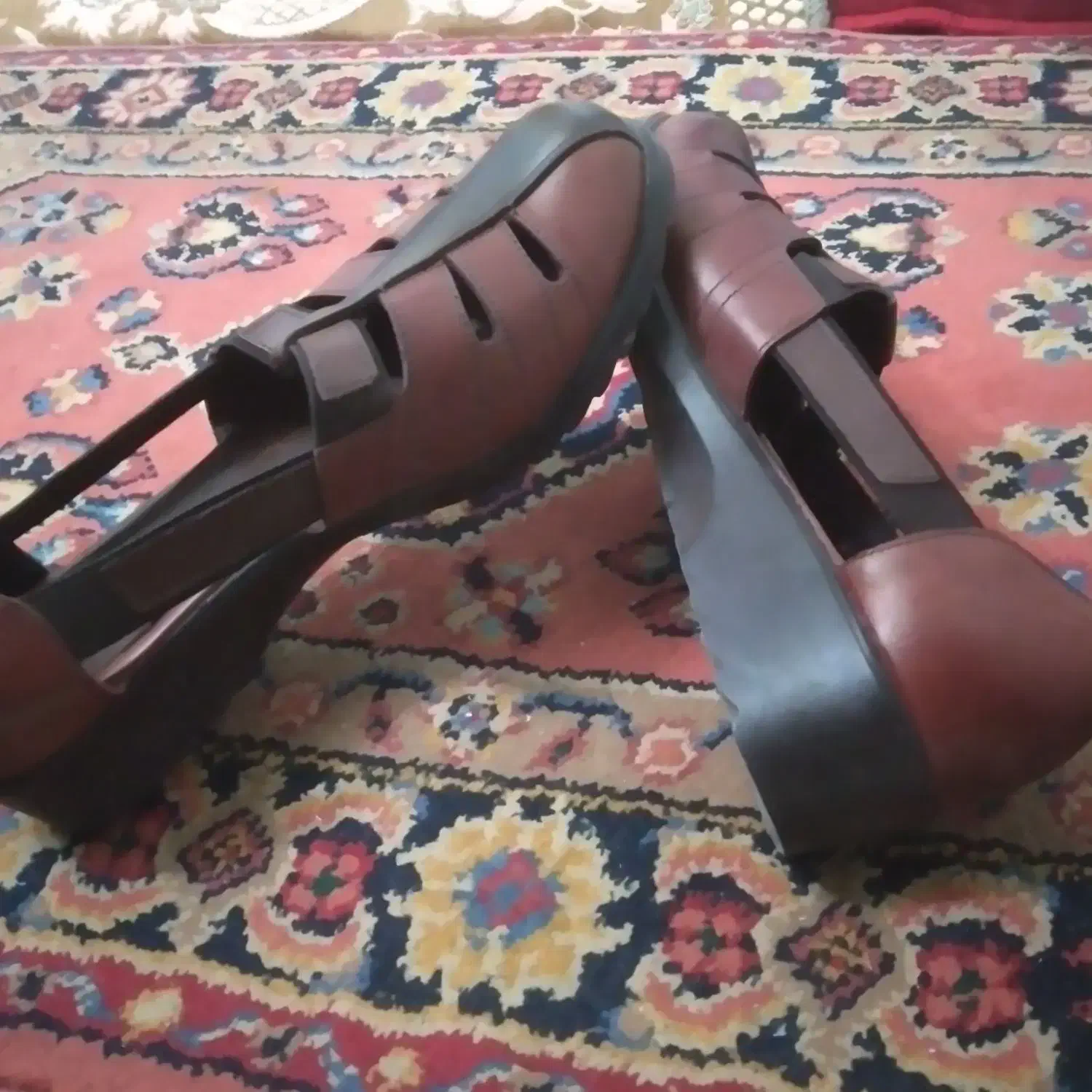 کفش چرمی سایز ۳۹|کیف، کفش، کمربند|قم, مسجد امام حسن|دیوار