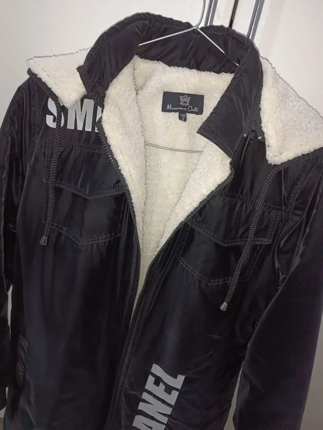 کاپشن مشکی|لباس|گلبهار, شهر جدید گلبهار|دیوار