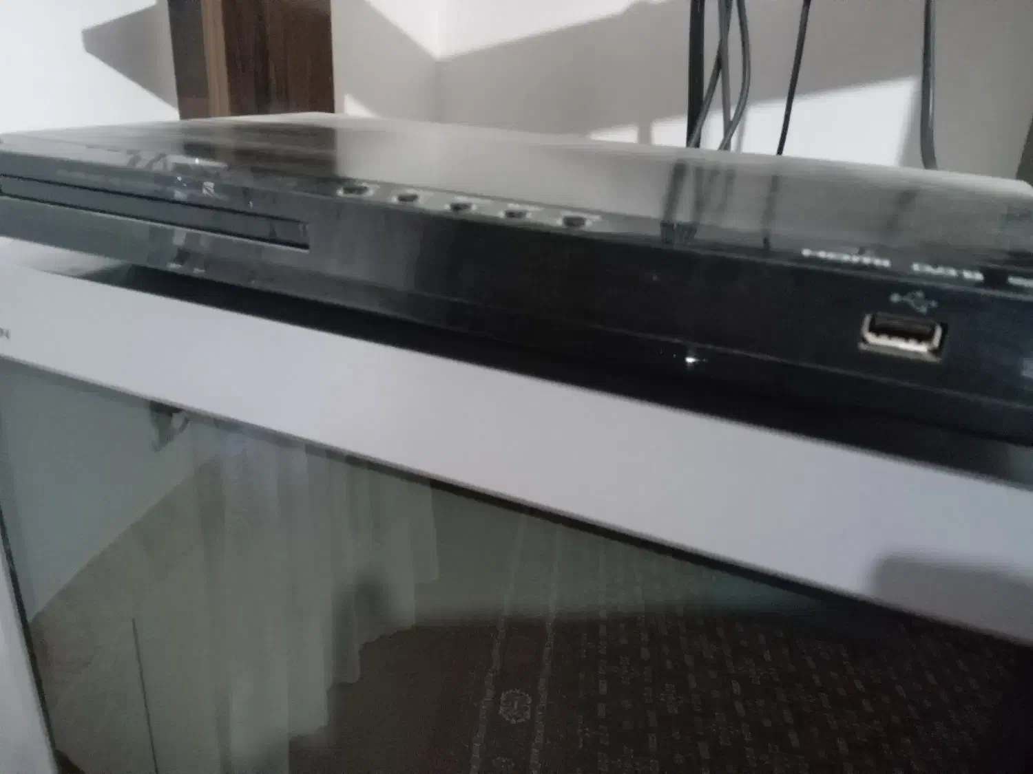 تلوزیون ال جی به همراه دی وی دی سی دی خور|تلویزیون و پروژکتور|آق قلا, |دیوار