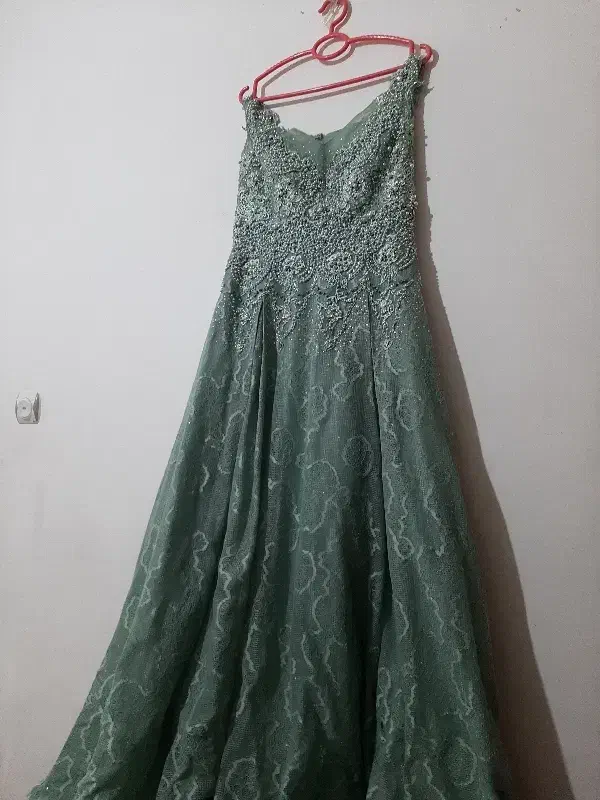 لباس مجلسی|لباس|قم, حاج زینل|دیوار