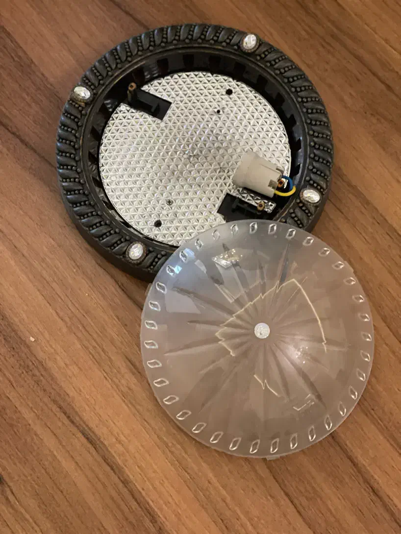 سه عدد سققی حباب دار سالم قاب شیشه ای|لامپ و چراغ|رشت, معلم|دیوار