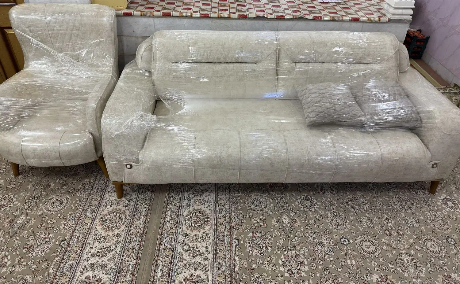 مبل 8 نفره نو|مبلمان خانگی و میز عسلی|میبد, |دیوار