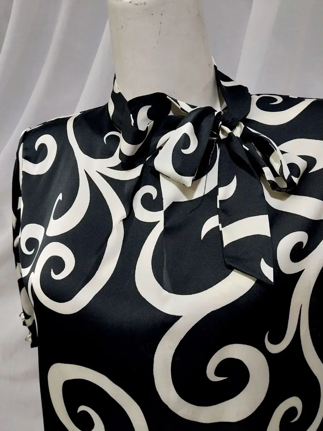 شومیز طرحدار سفید مشکی|لباس|مشهد, عبادی|دیوار