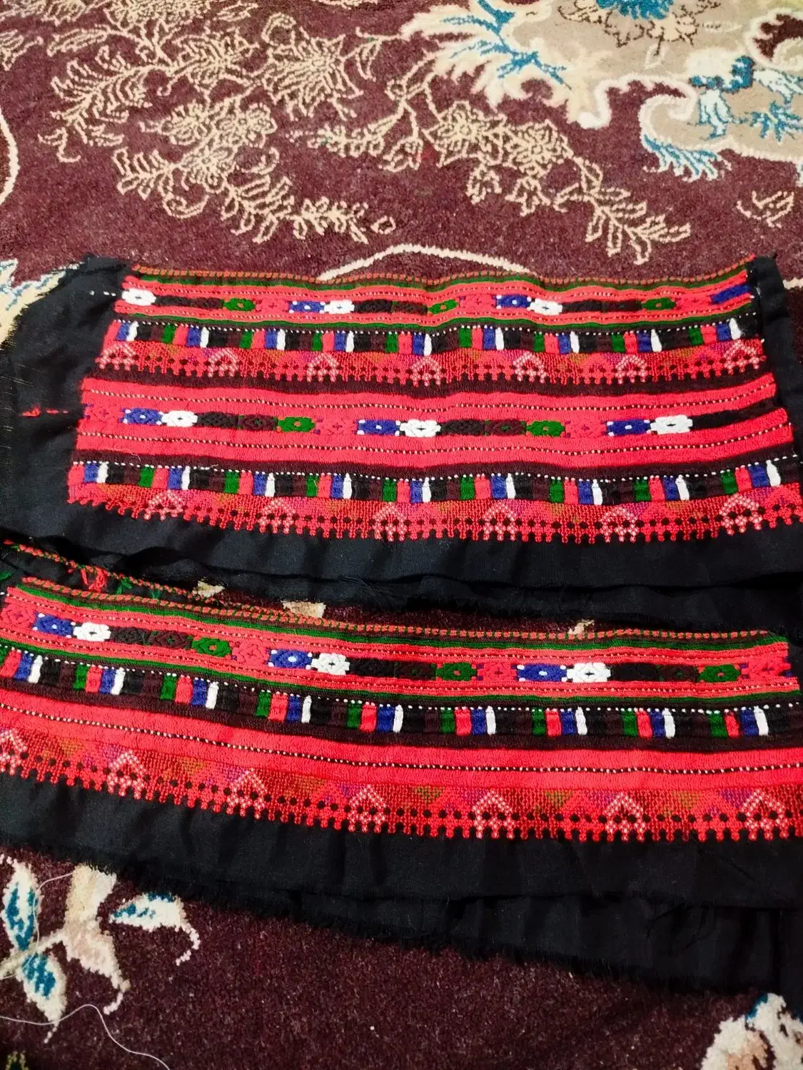 زیاستین|لباس|سراوان, |دیوار