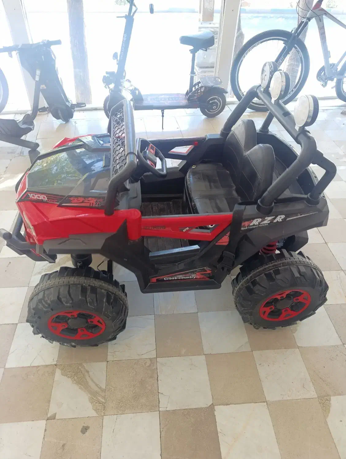 ماشین شارژی 4موتور|اسباب‌بازی بچه|مبارکه, |دیوار