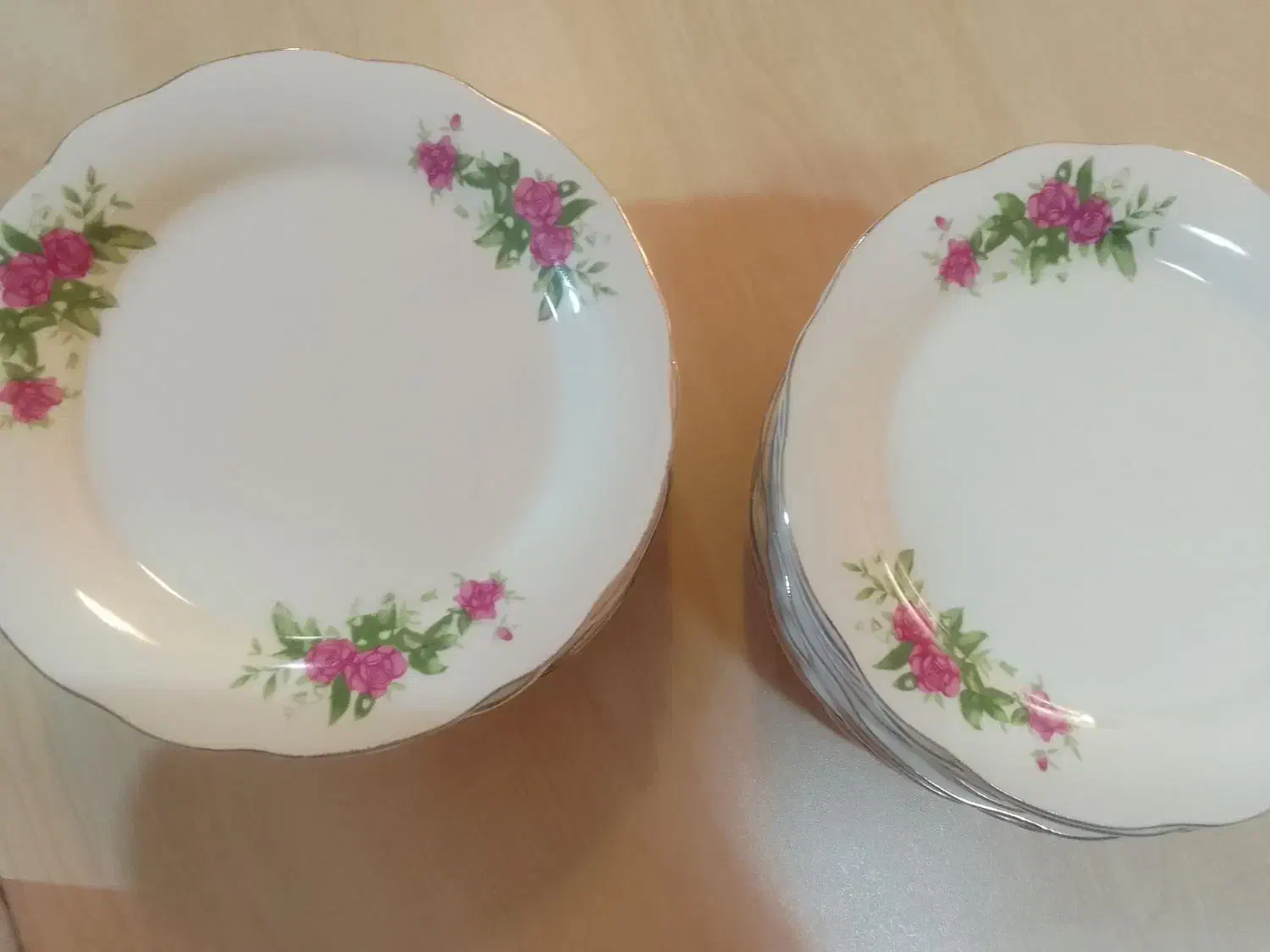 بشقاب میوه خوری طرح گل سرخ|ظروف سرو و پذیرایی|صدرا-فارس, فاز ۱|دیوار