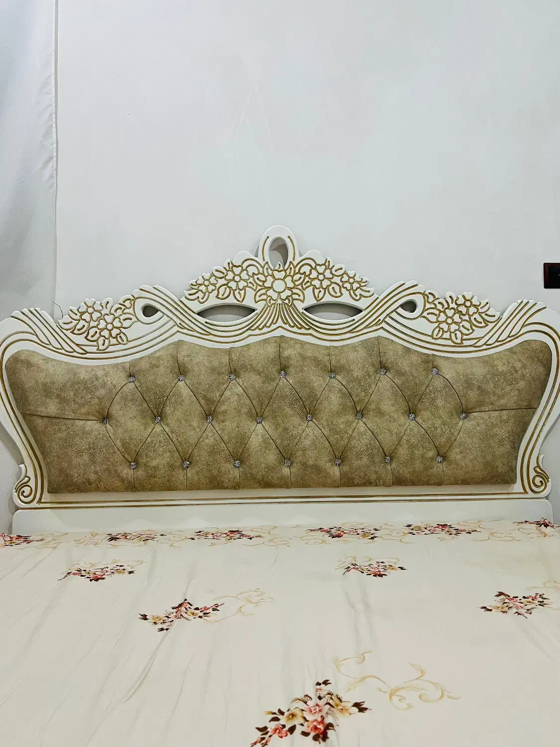 سرویس خواب دست دوم در حد نو دو ساله خریداری شده|تخت و سرویس خواب|اشنویه, |دیوار