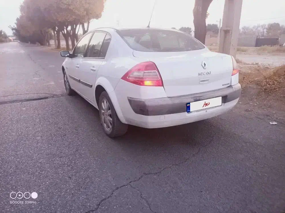 مگان ۲۰۰۰|خودرو سواری و وانت|قم, ارم|دیوار