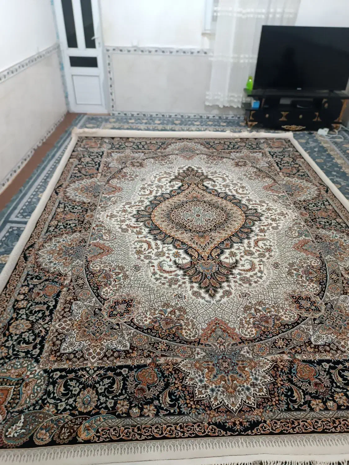 دو عدد فرش 12 متر|فرش|سرپل ذهاب, |دیوار