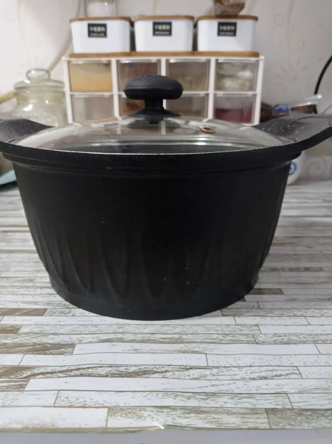 قابلمه|ظروف پخت‌وپز|دزفول, |دیوار