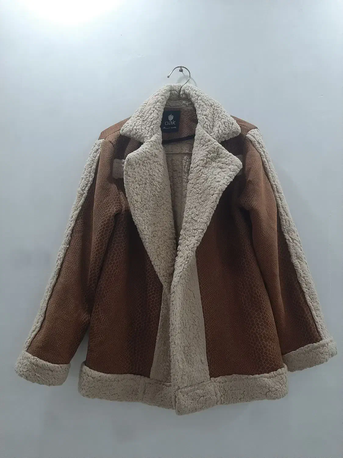 پالتو|لباس|قرچک, پویینک|دیوار