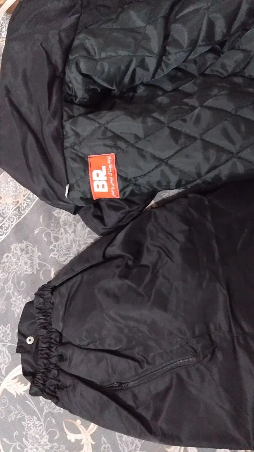 کاپشن یا بادگیر|لباس|گلستان (تهران), |دیوار