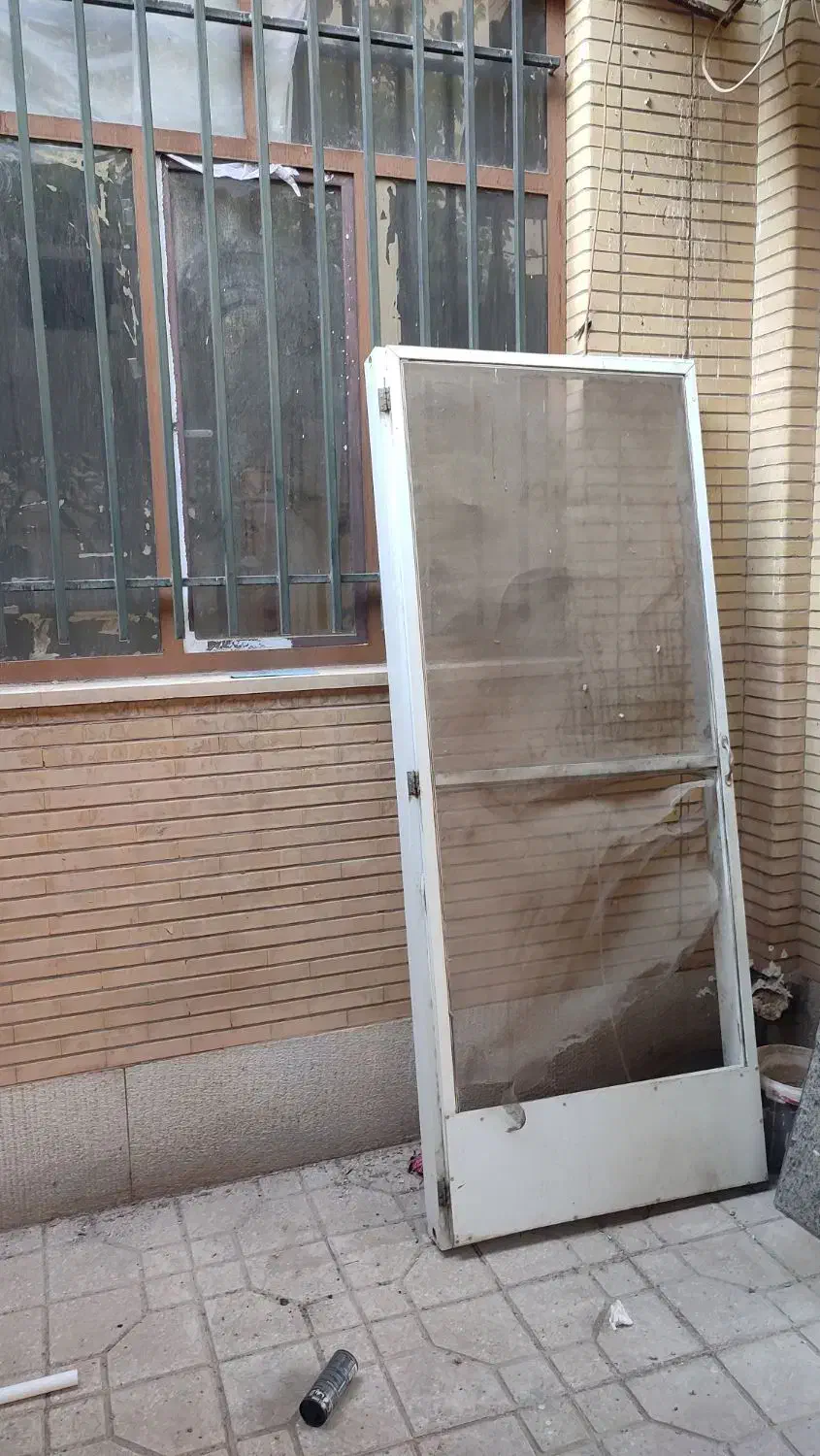 درب و پنجره فلزی سالم|مصالح و تجهیزات ساختمان|شاهینشهر, عطار|دیوار