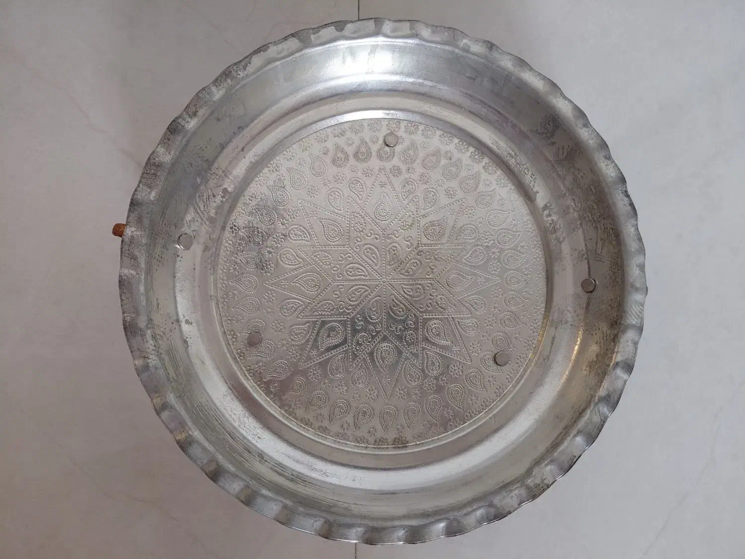 بشقاب مسی گوشواره دار پایه دار|ظروف سرو و پذیرایی|خرمآباد, |دیوار