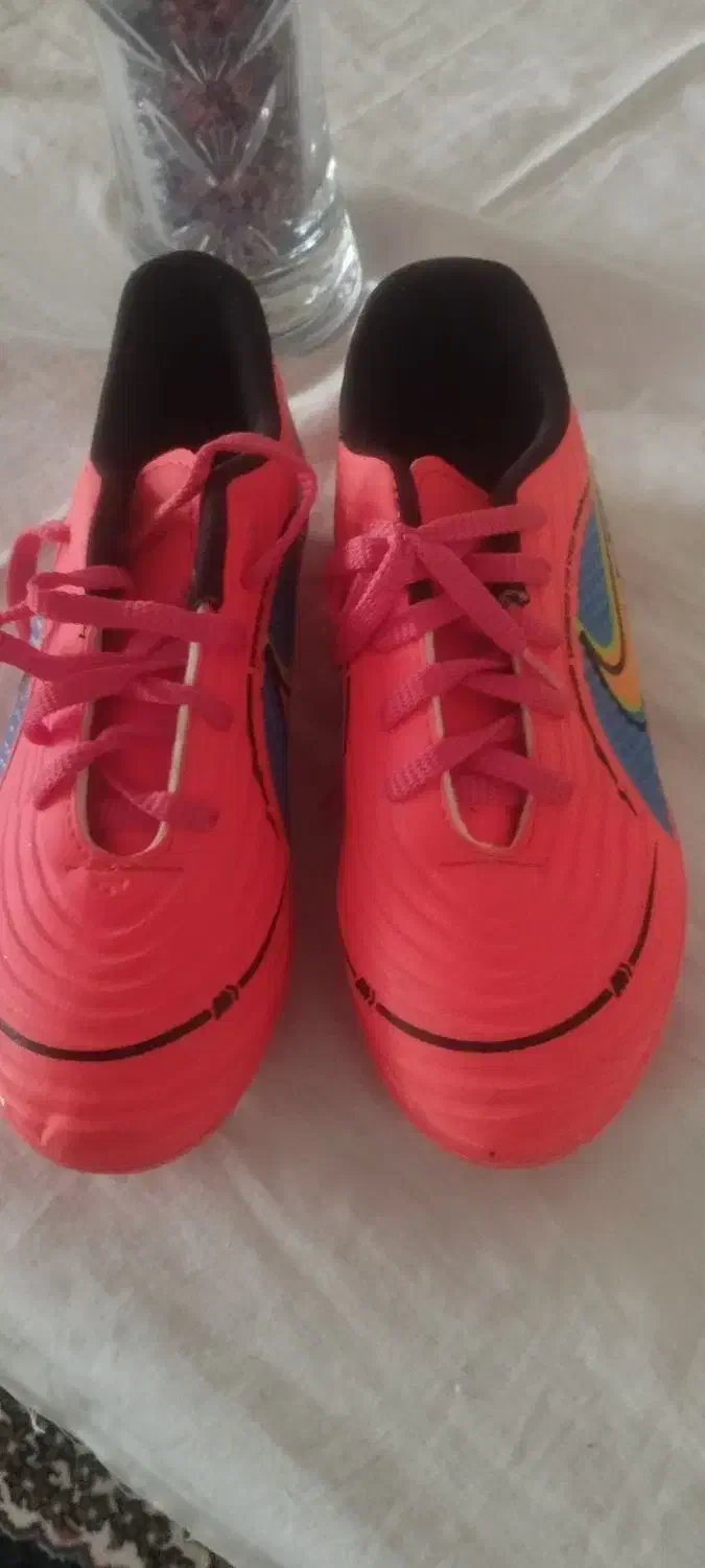 کفش فوتبالی|کیف، کفش، کمربند|نهاوند, |دیوار