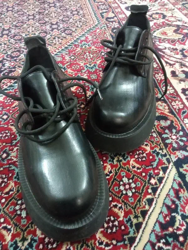 کفش|کیف، کفش، کمربند|مشهد, پارک کوهستان|دیوار