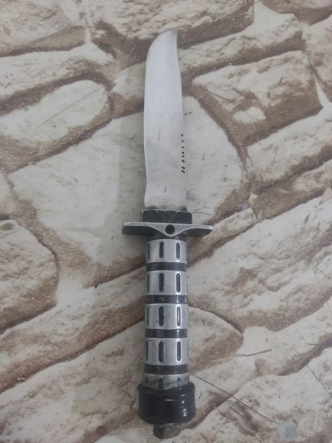 چاقو|کوهنوردی و کمپینگ|چگنی, |دیوار