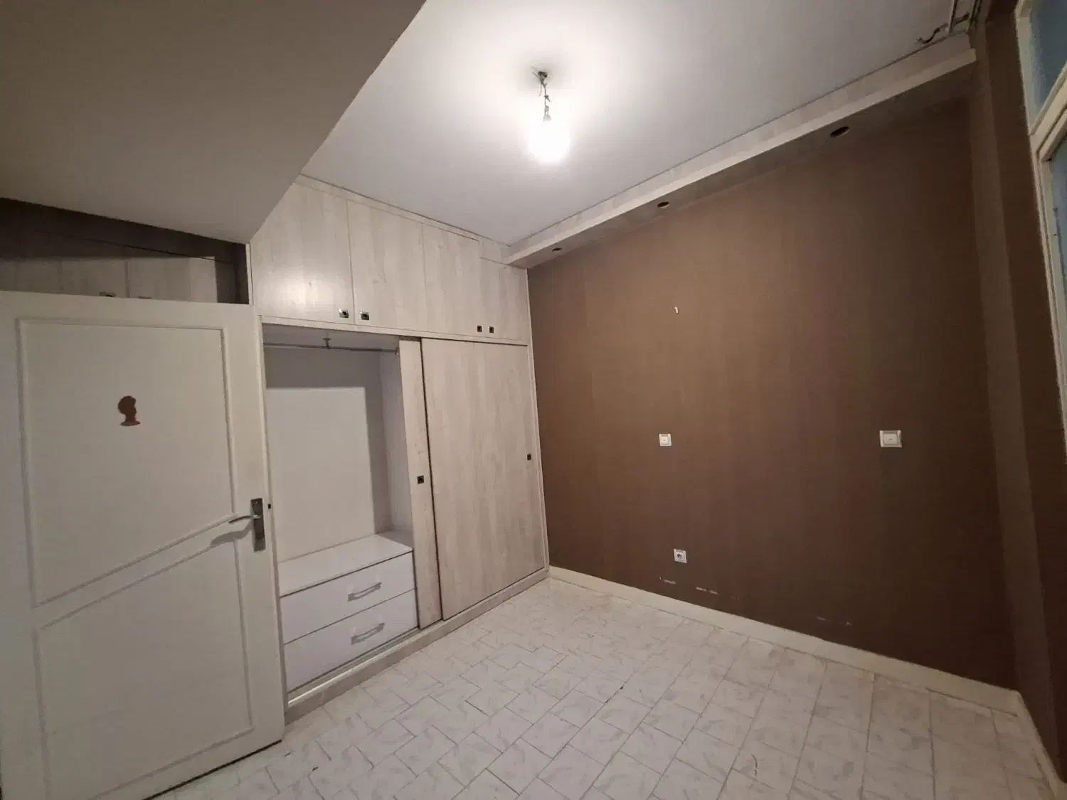 آپارتمان، ۱۰۰ متری، دو خوابه، طبقه یازدهم، تخلیه