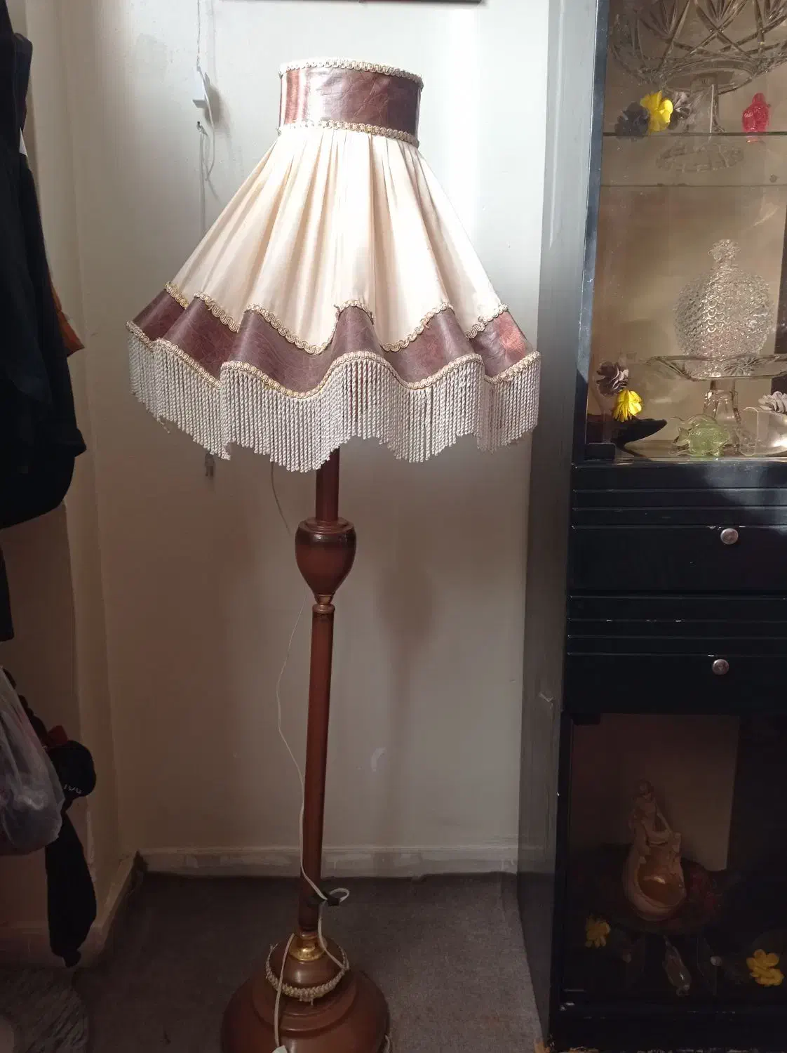 آباژورکاملان سالم درحدنو|چراغ خواب و آباژور|شاهین‌شهر, شهرک گلدیس|دیوار