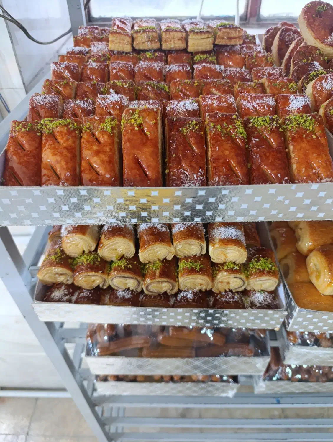 شیرینی عمده کیلویی 190|خوردنی و آشامیدنی|کرج, محمود آباد|دیوار