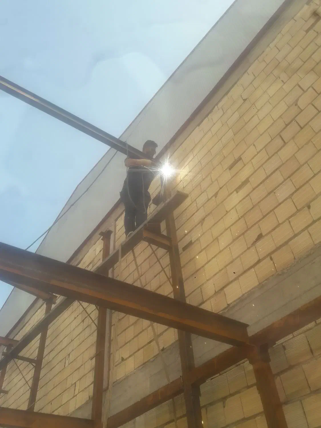 آلماتوربندی و جوشکاری،بتن ریزی،سربندی حلب،صفرکاری|خدمات پیشه و مهارت|رشت, ساغری سازان|دیوار