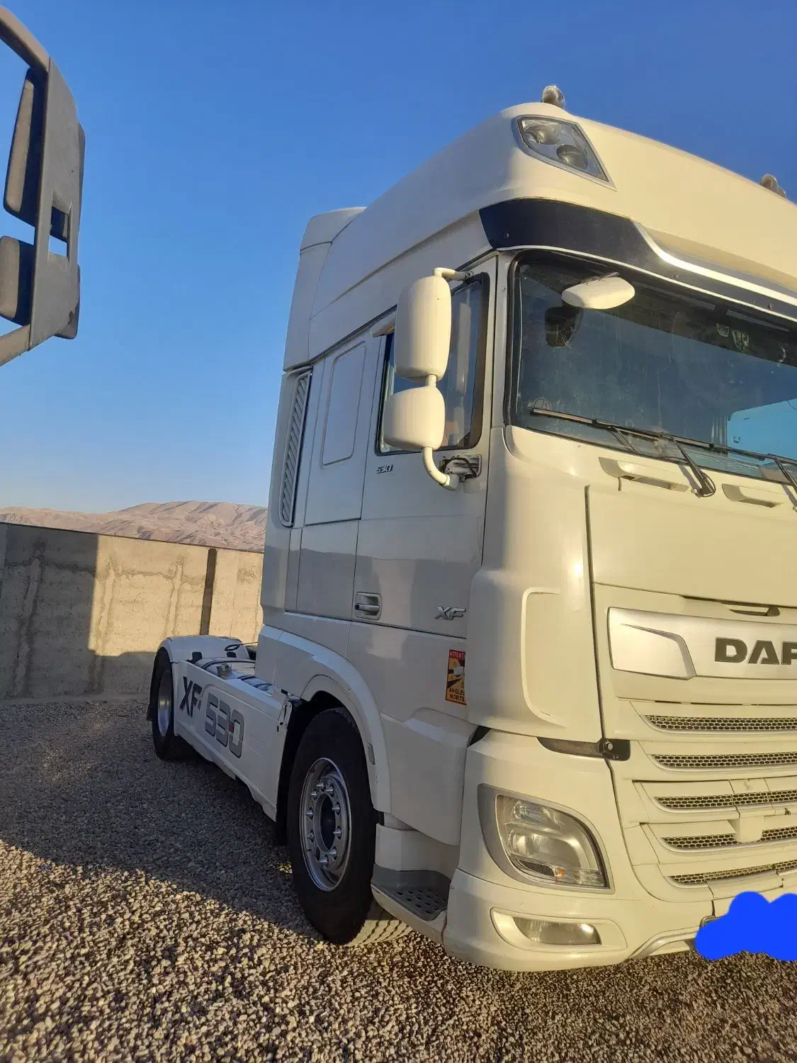 کشنده|خودرو سنگین|میانه, |دیوار