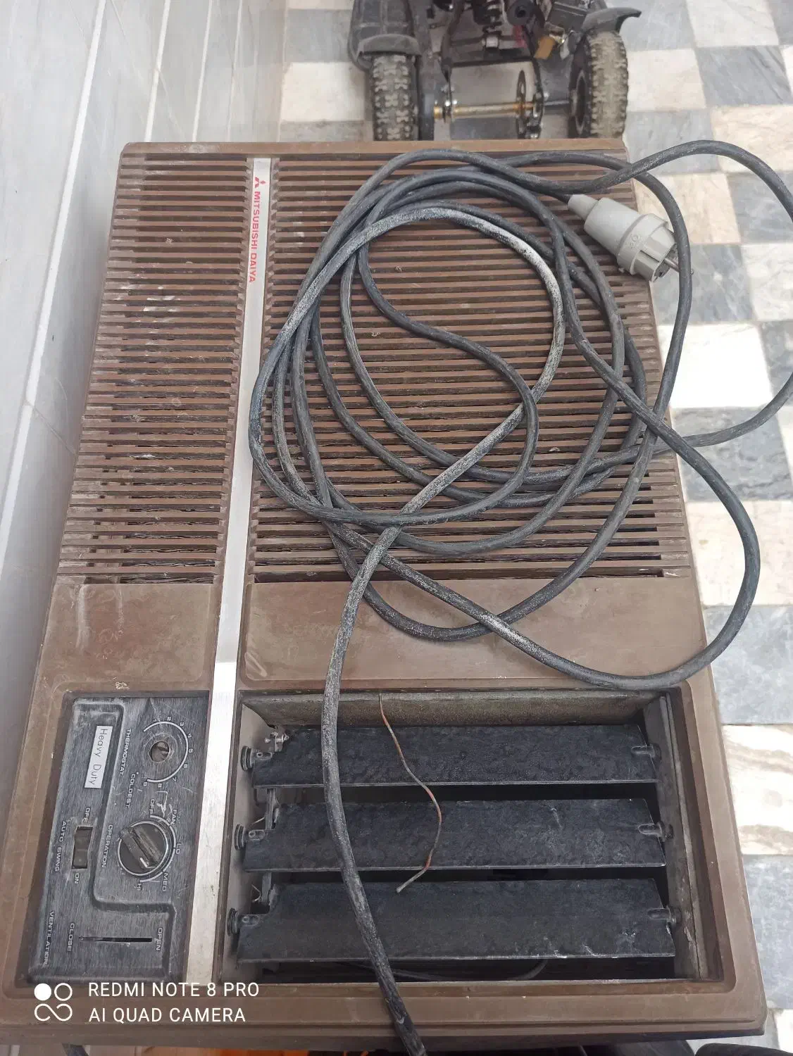 کولر گازی پشت پنجره ای|کولر گازی و فن‌کوئل|زاویه, |دیوار